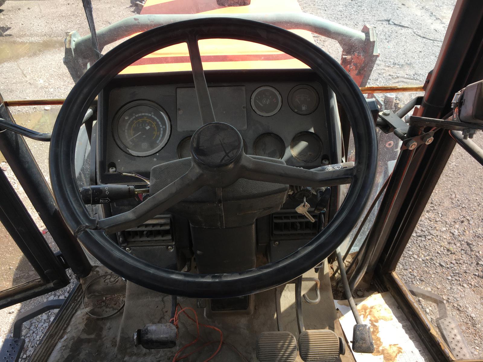 ./imagenes/INVOICE/2019/15399/TRACTOR AGCO_7600 (37).JPG